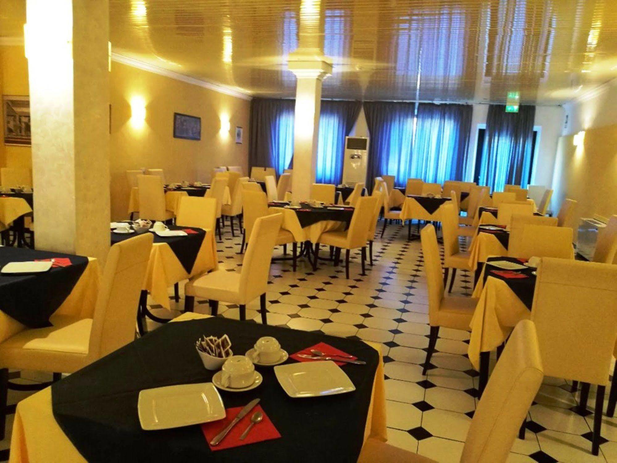 Hotel La Meridiana Urbino Buitenkant foto