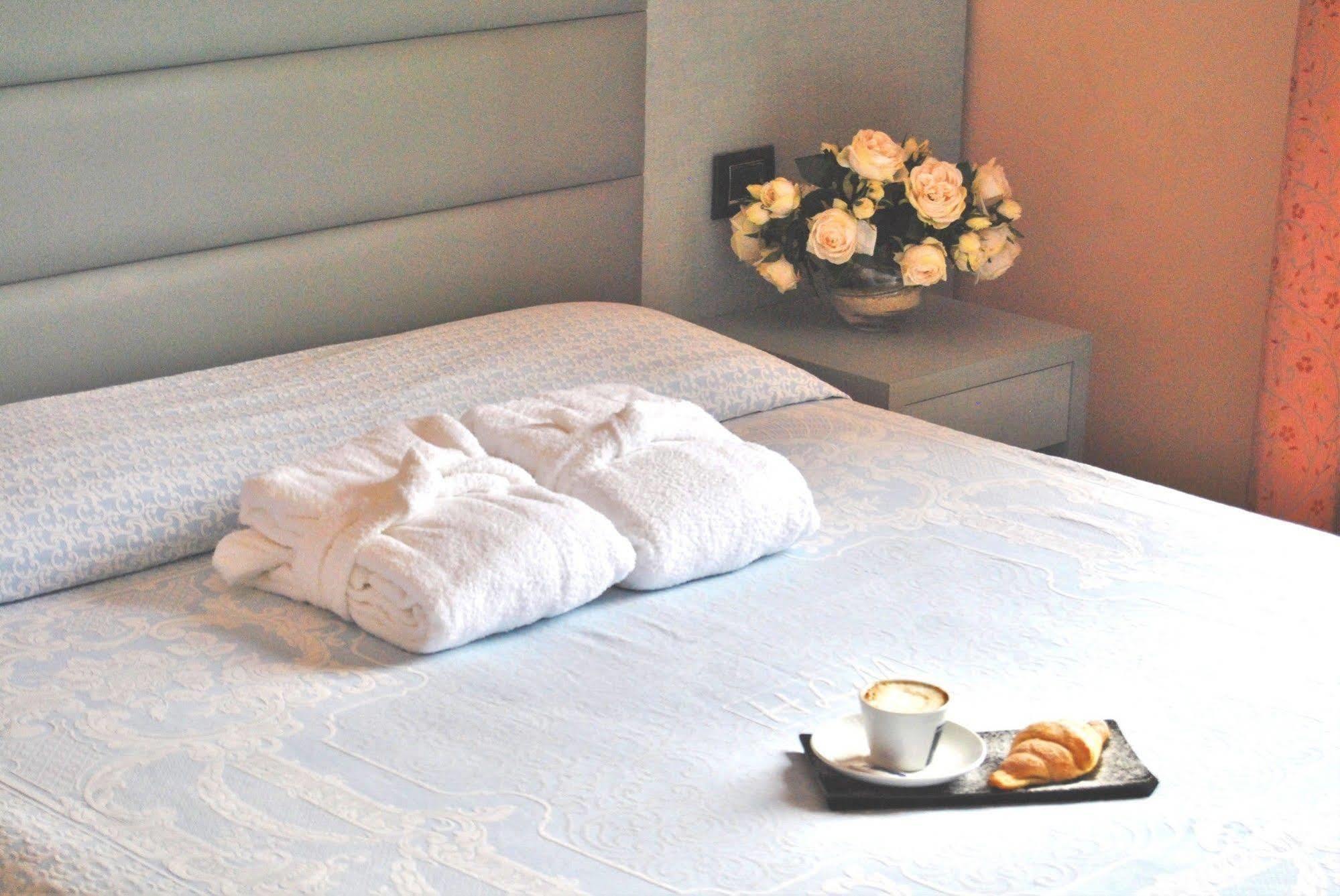 Hotel La Meridiana Urbino Buitenkant foto